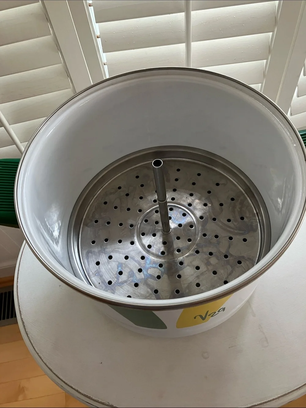 Vintage Metrokane V29 Porcelain enamel steel vegetable steamer. 5 quarts